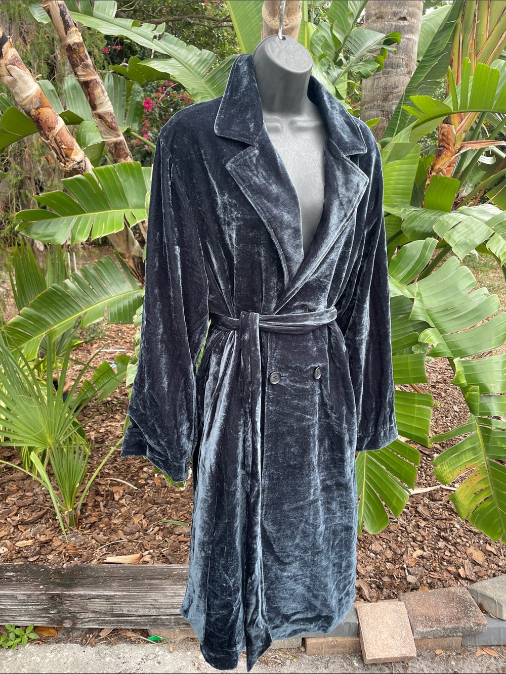 Velvet double breasted trenchcoat